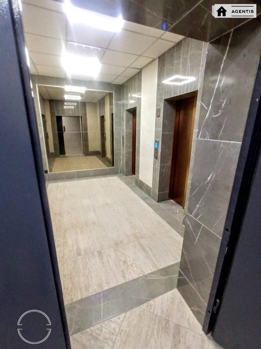 Сдам квартиру 2 комнаты, 100 m², 23 эт./30 этажей. 14, Андрія Верхогляда вул. (Михайла Драгомірова), Киев. 