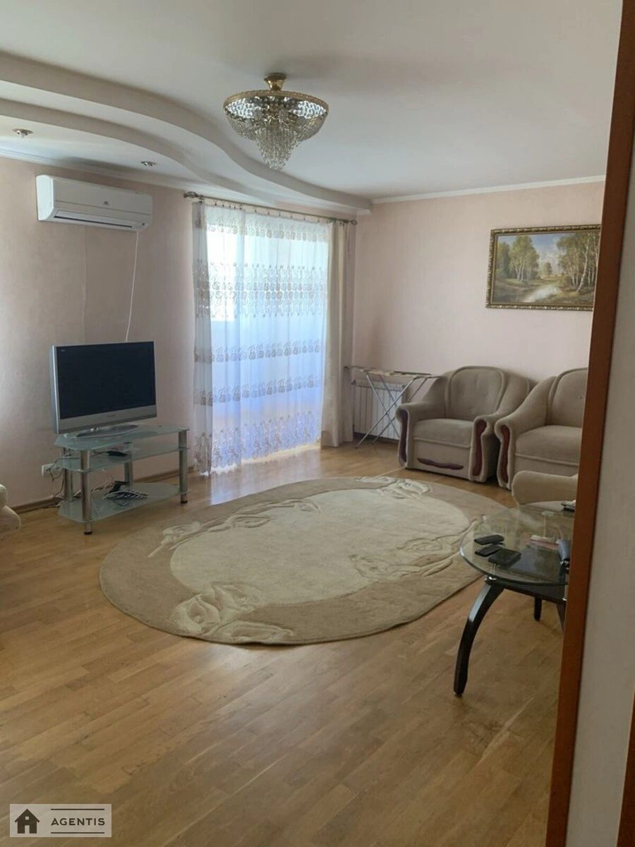 Сдам квартиру 3 комнаты, 110 m², 13 эт./20 этажей. 43, Анни Ахматової вул., Киев. 