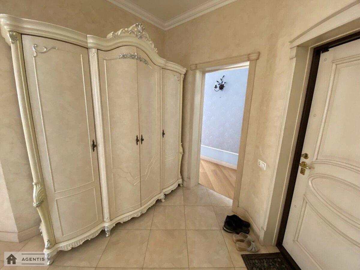 Apartment for rent 4 rooms, 163 m², 9th fl./15 floors. 50, Zlatoustivska vul., Kyiv. 