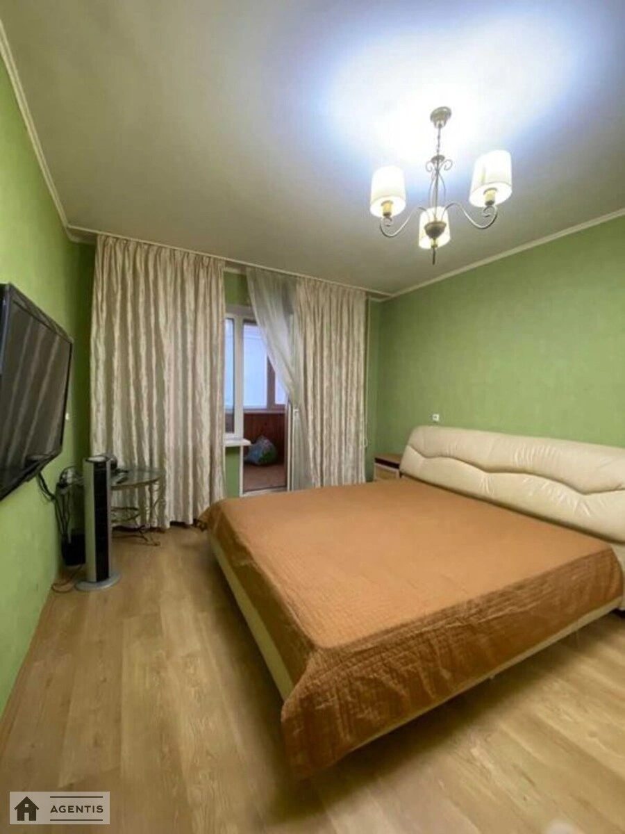 Apartment for rent 3 rooms, 93 m², 9th fl./9 floors. Geroyiv Dnipra, Kyiv. 