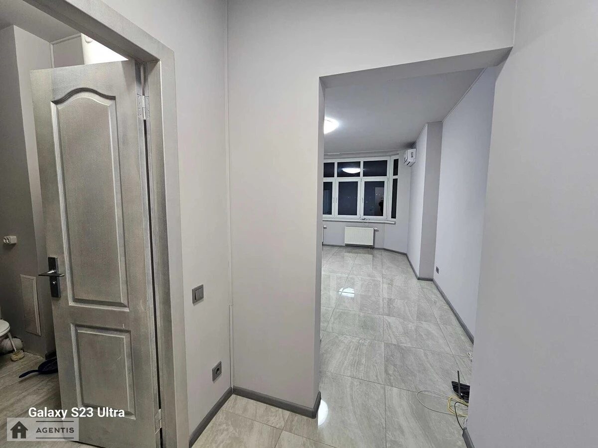 Сдам квартиру 1 комната, 33 m², 15 эт./23 этажа. Дарницкий район, Киев. 