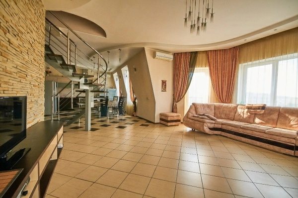 Продаж квартири. 5 rooms, 198 m², 8th floor/9 floors. Полупанова, Київ. 