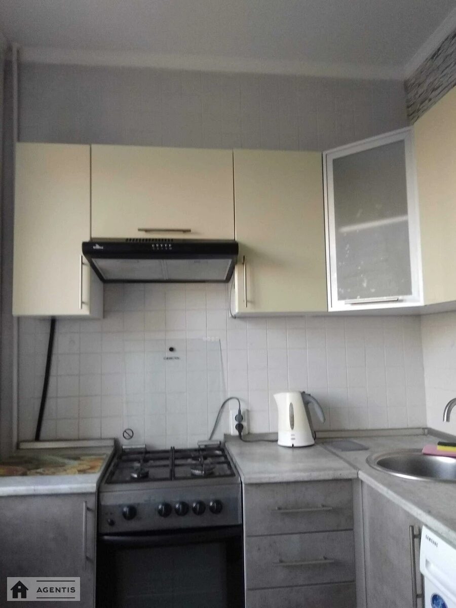 Здам квартиру 2 кімнати, 41 m², 8 пов./9 поверхів. 28, Михайла Бойчука вул. (Васо Кіквідзе), Київ. 