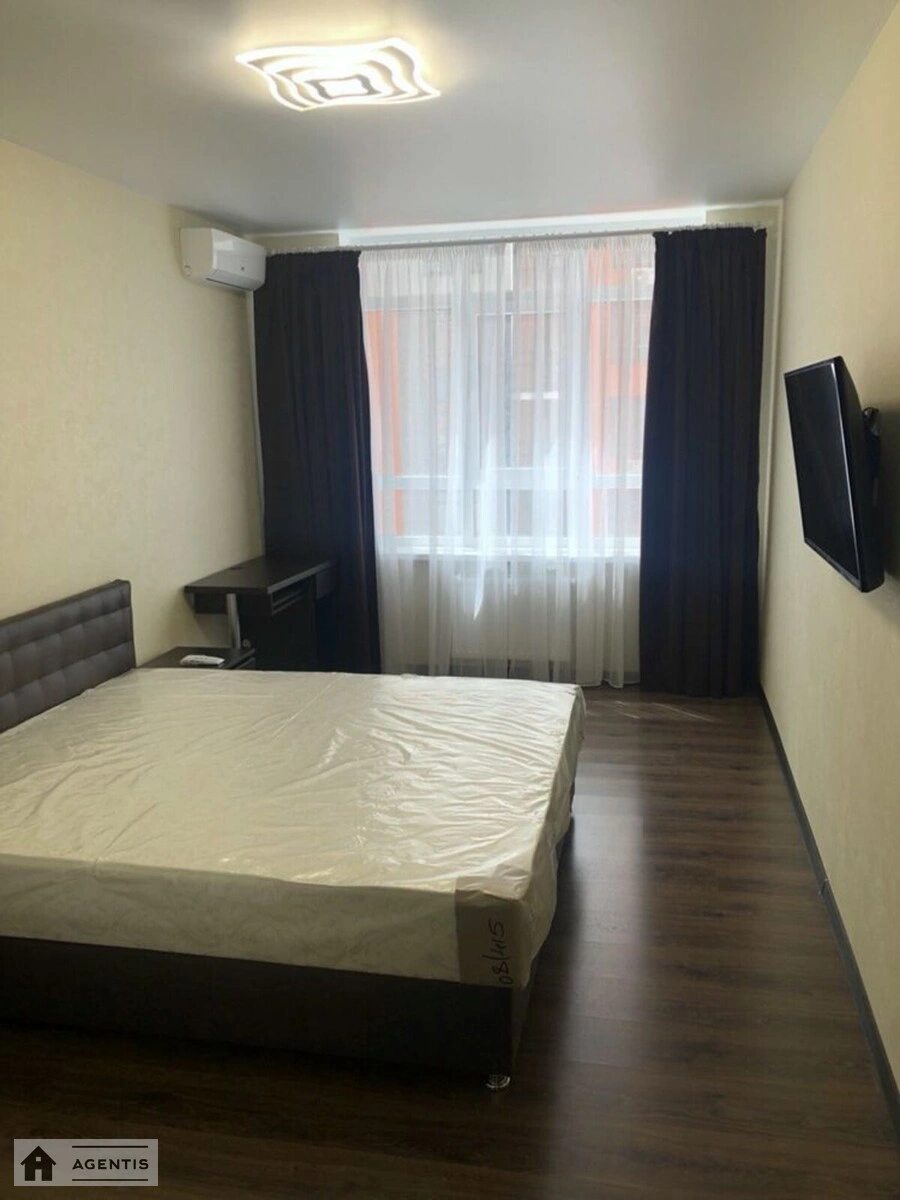 Здам квартиру 1 кімната, 42 m², 5 пов./26 поверхів. 4, Миколи Гулака вул., Київ. 