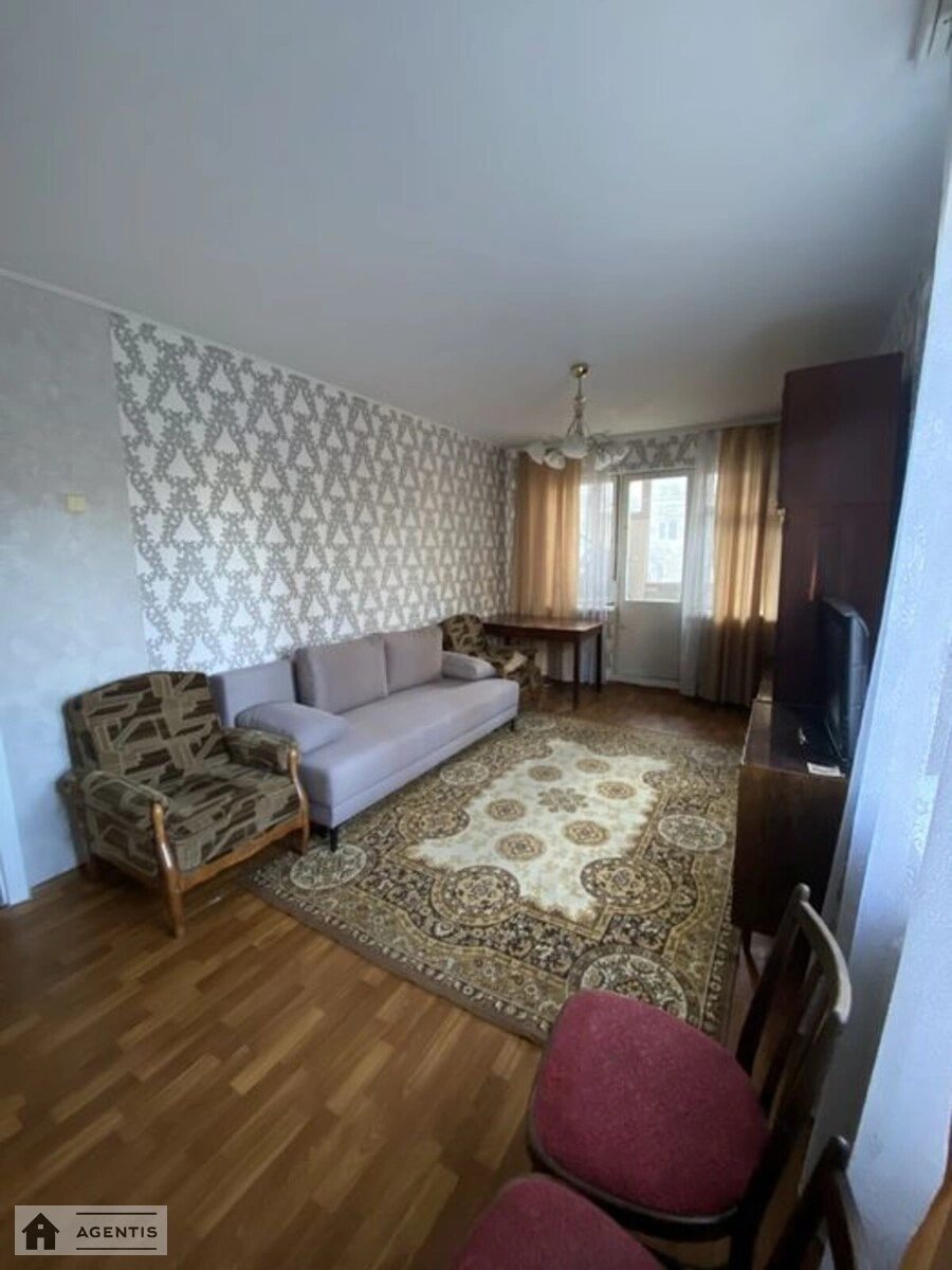 Здам квартиру 2 кімнати, 45 m², 2 пов./5 поверхів. Солом’янський район, Київ. 