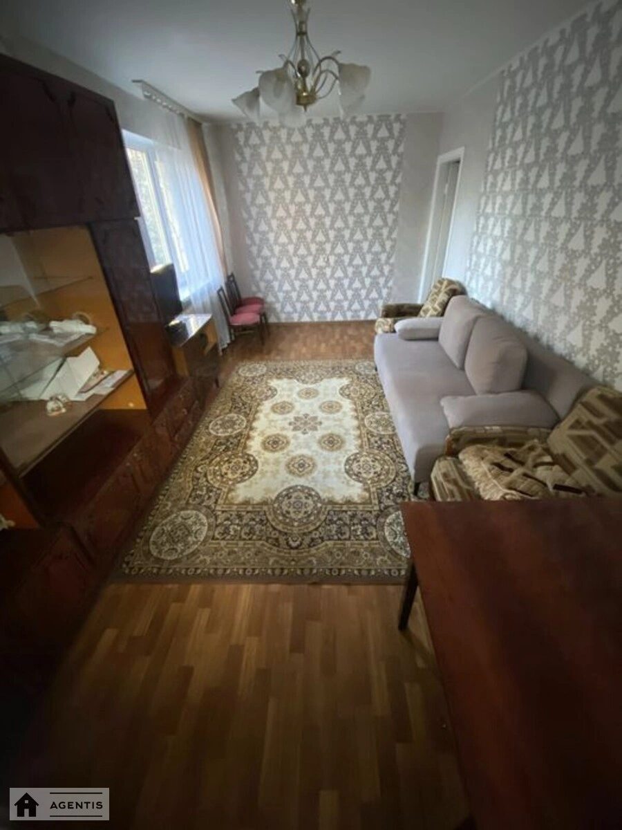 Здам квартиру 2 кімнати, 45 m², 2 пов./5 поверхів. Солом’янський район, Київ. 