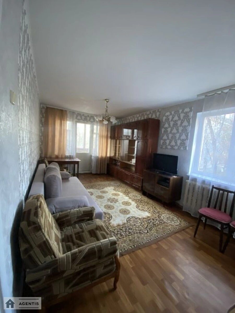 Здам квартиру 2 кімнати, 45 m², 2 пов./5 поверхів. Солом’янський район, Київ. 