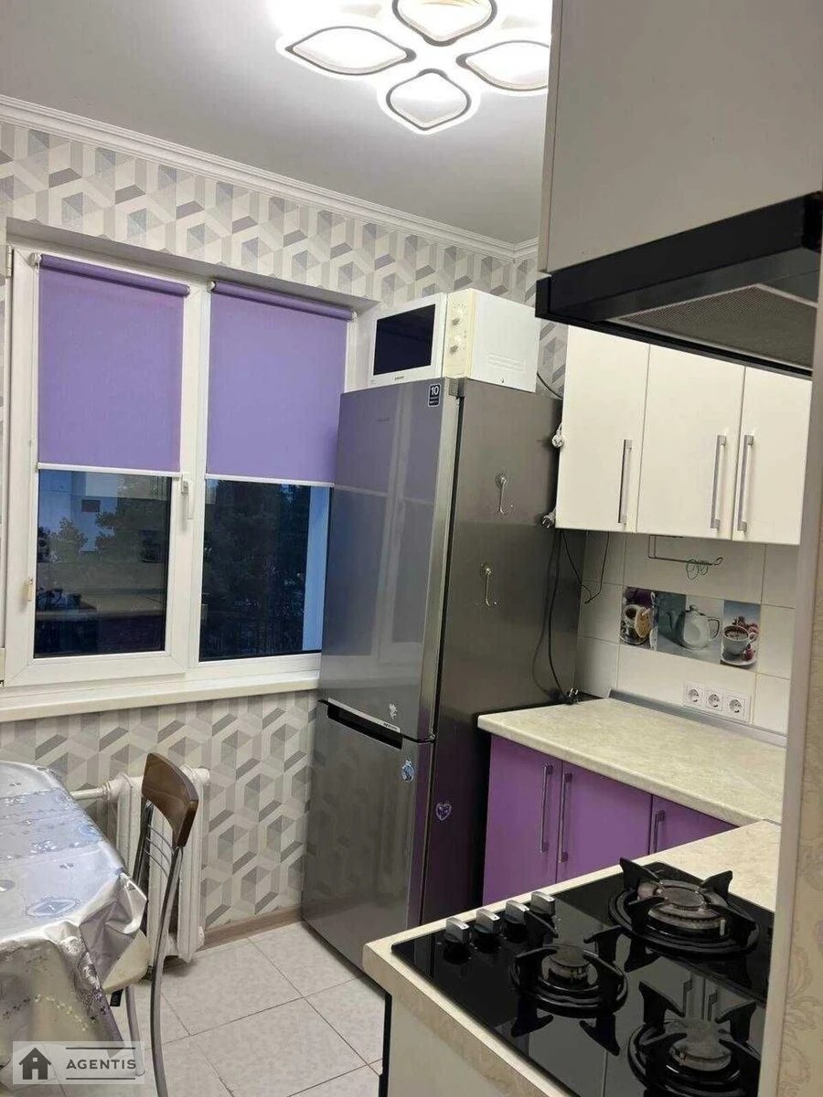 Здам квартиру 2 кімнати, 43 m², 6 пов./12 поверхів. Андрія Малишка вул., Київ. 