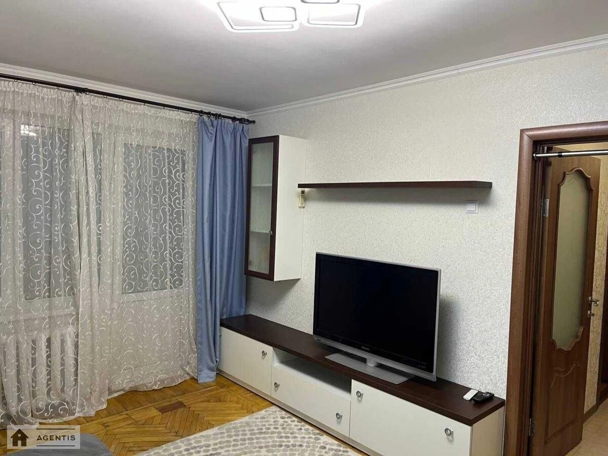 Здам квартиру 2 кімнати, 43 m², 6 пов./12 поверхів. Андрія Малишка вул., Київ. 