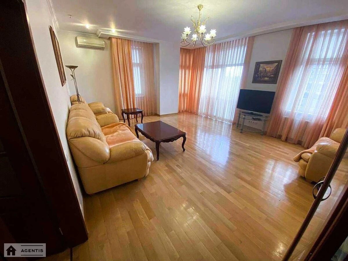 Сдам квартиру 3 комнаты, 120 m², 5 эт./24 этажа. 17, Панаса Мирного вул., Киев. 