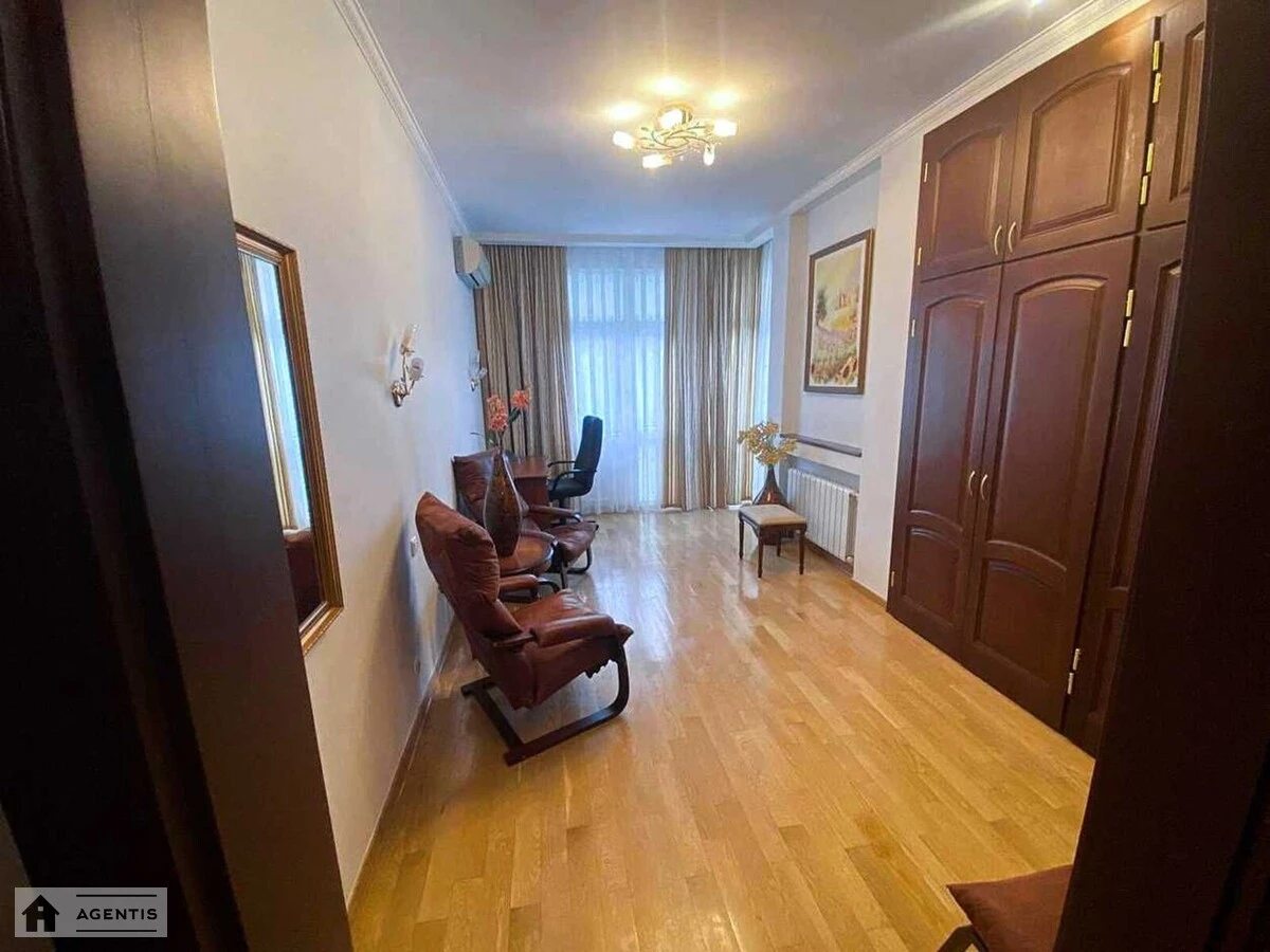 Сдам квартиру 3 комнаты, 120 m², 5 эт./24 этажа. 17, Панаса Мирного вул., Киев. 