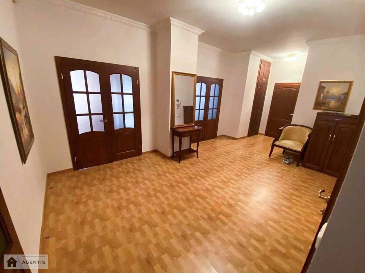 Сдам квартиру 3 комнаты, 120 m², 5 эт./24 этажа. 17, Панаса Мирного вул., Киев. 