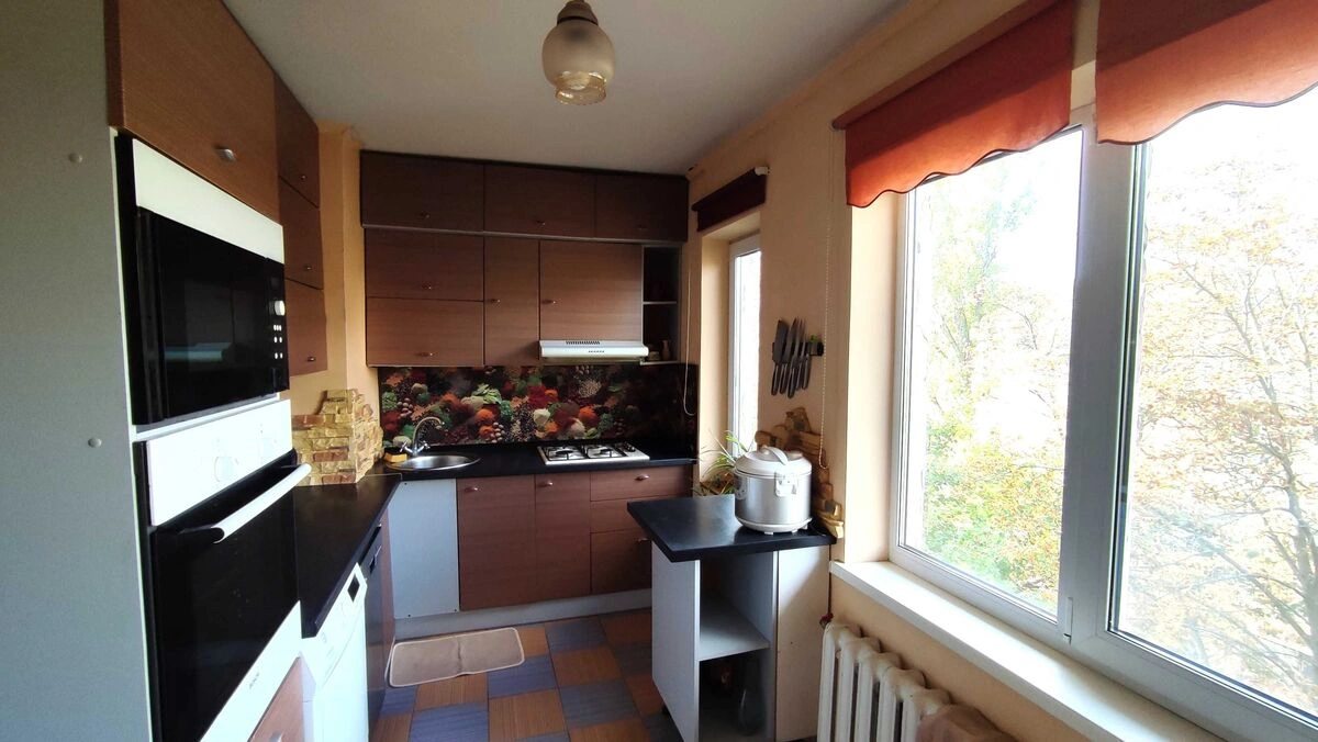 Продаж квартири 2 кімнати, 48 m², 5 пов./5 поверхів. 14, Олексіївська 14, Київ. 