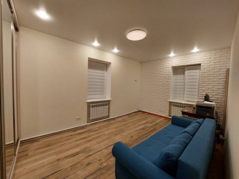 Продаж квартири. 2 кімнати, 68 m², 1 поверх/2 поверхи. 1, Ул.Геологов, Бровари. 