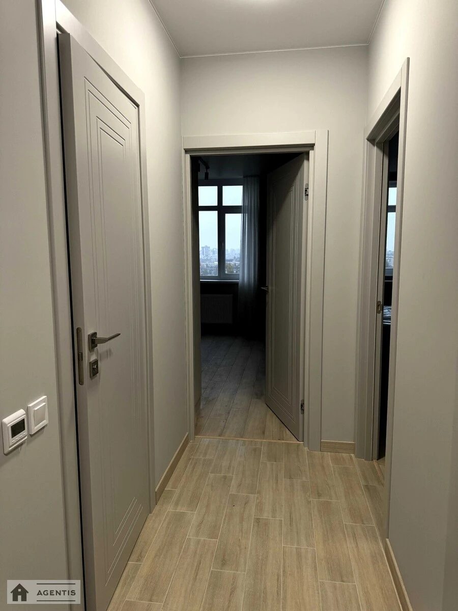 Сдам квартиру 2 комнаты, 68 m², 19 эт./25 этажей. 73, Полевая 73, Киев. 