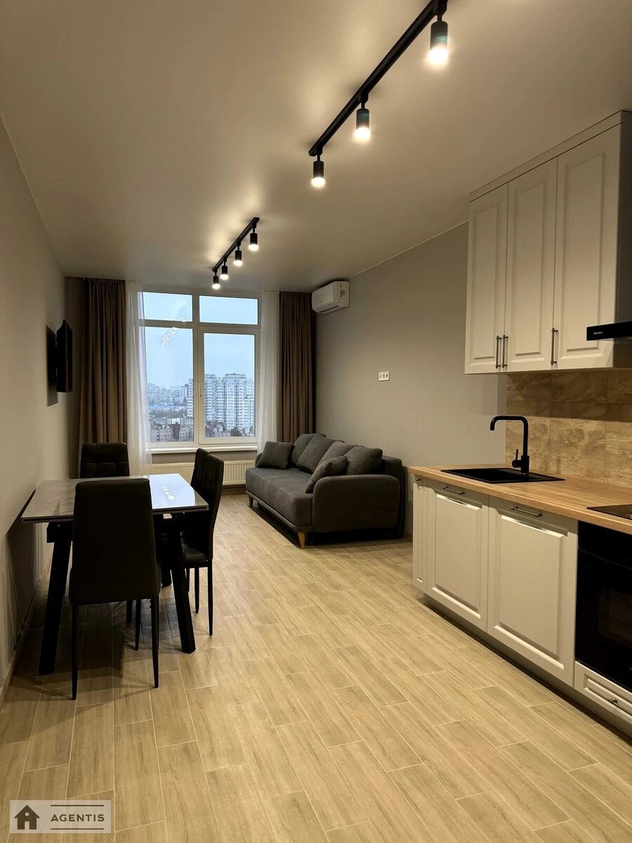 Сдам квартиру 2 комнаты, 68 m², 19 эт./25 этажей. 73, Полевая 73, Киев. 