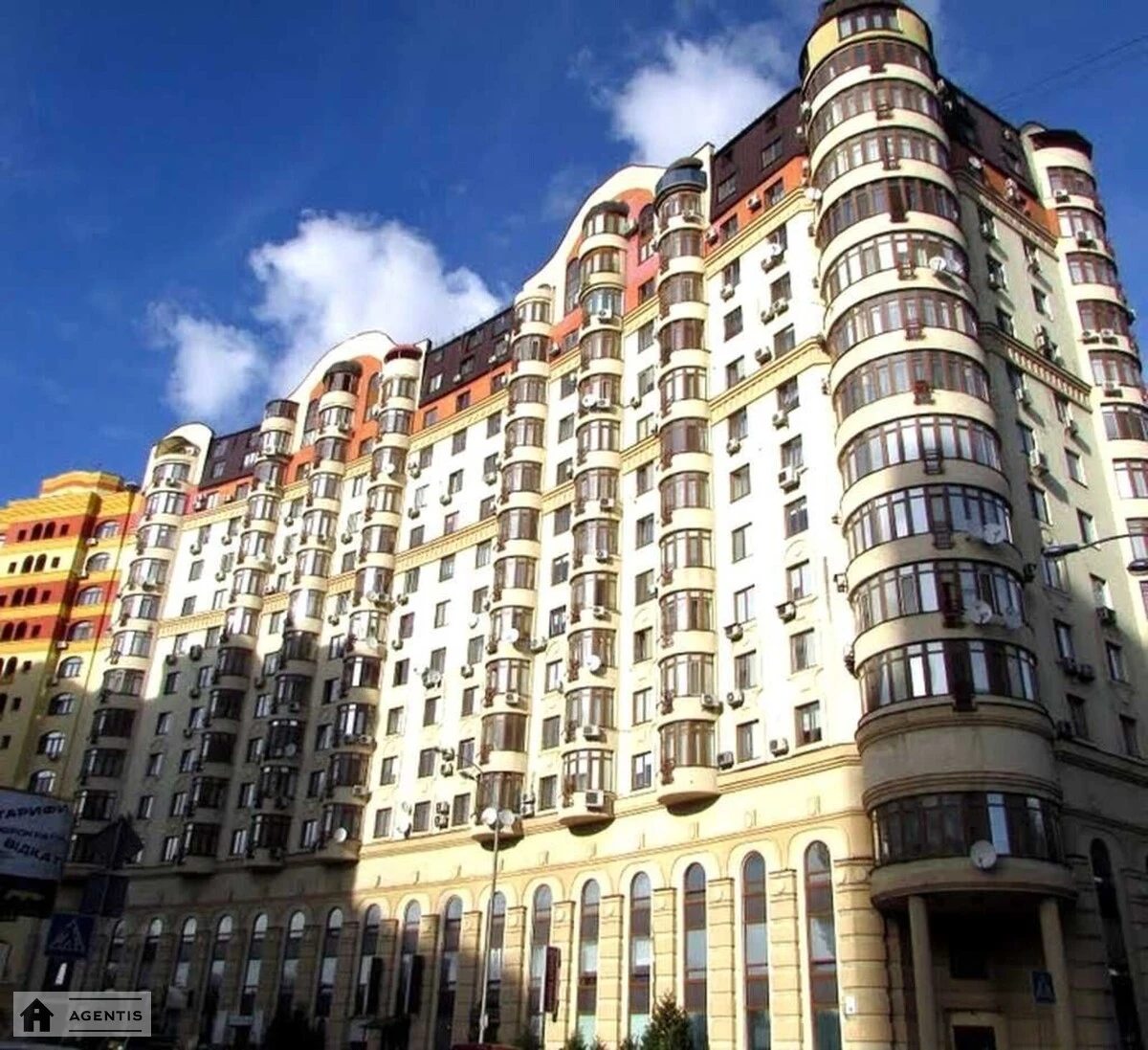 Apartment for rent 1 room, 51 m², 12th fl./18 floors. 50, Zlatopilska 50, Kyiv. 