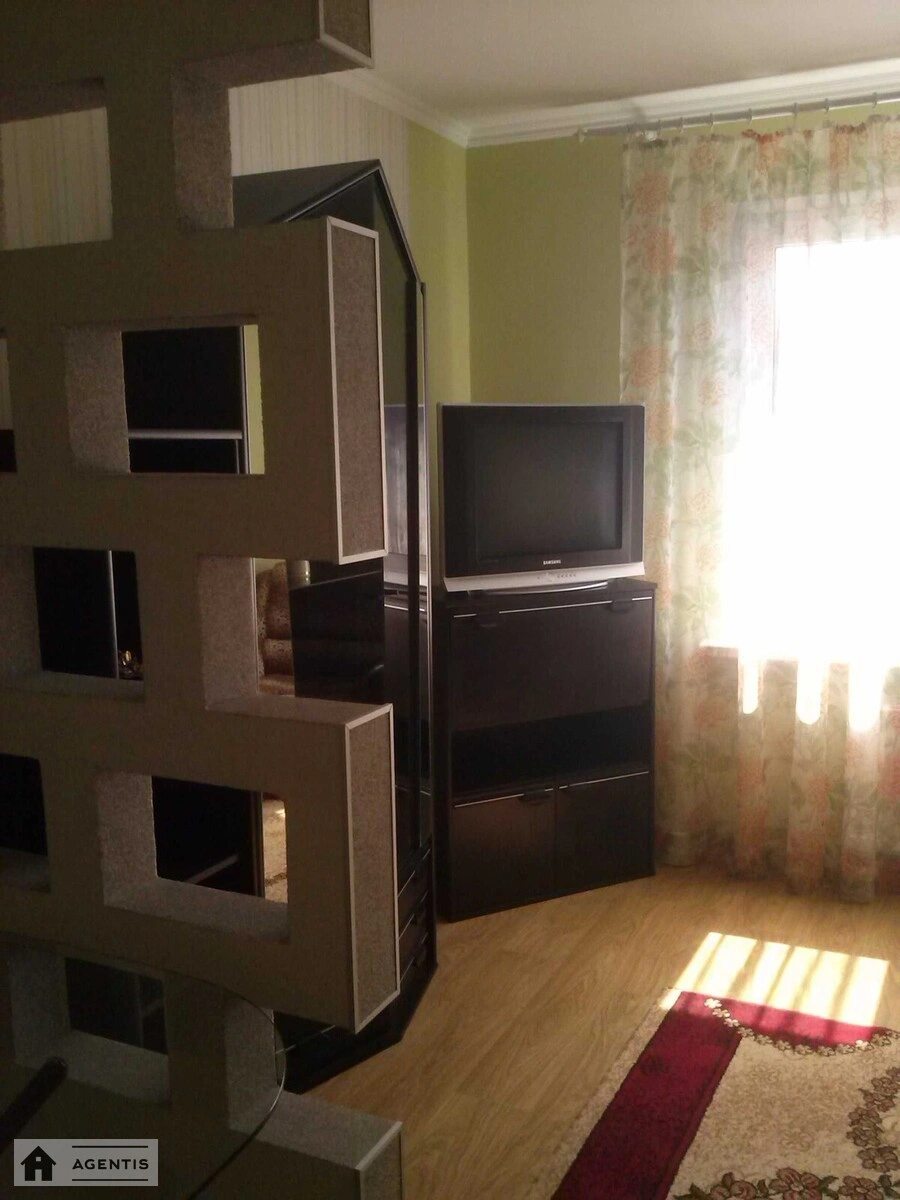 Apartment for rent 2 rooms, 72 m², 16th fl./25 floors. 13, Zdolbunivska 13, Kyiv. 