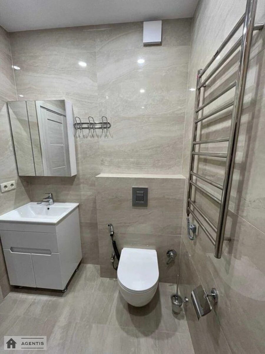 Сдам квартиру 2 комнаты, 51 m², 12 эт./16 этажей. 31, Драгоманова 31, Киев. 