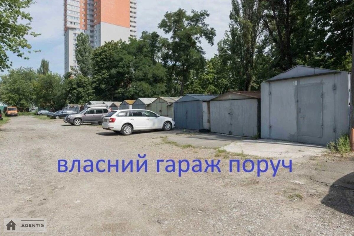 Сдам квартиру 3 комнаты, 110 m², 9 эт./9 этажей. Регенераторная 4, Киев. 