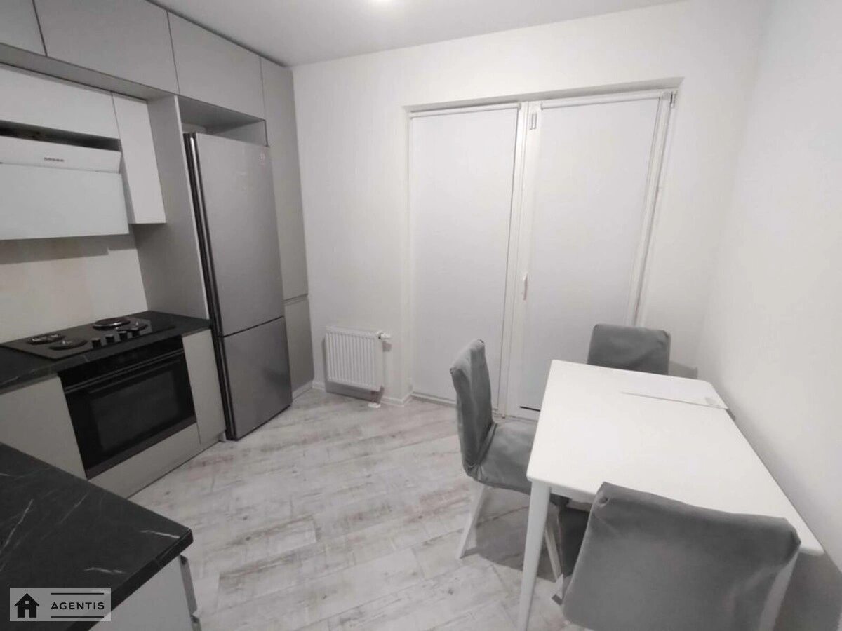 Здам квартиру 1 кімната, 40 m², 4 пов./9 поверхів. Метрологічна, Київ. 