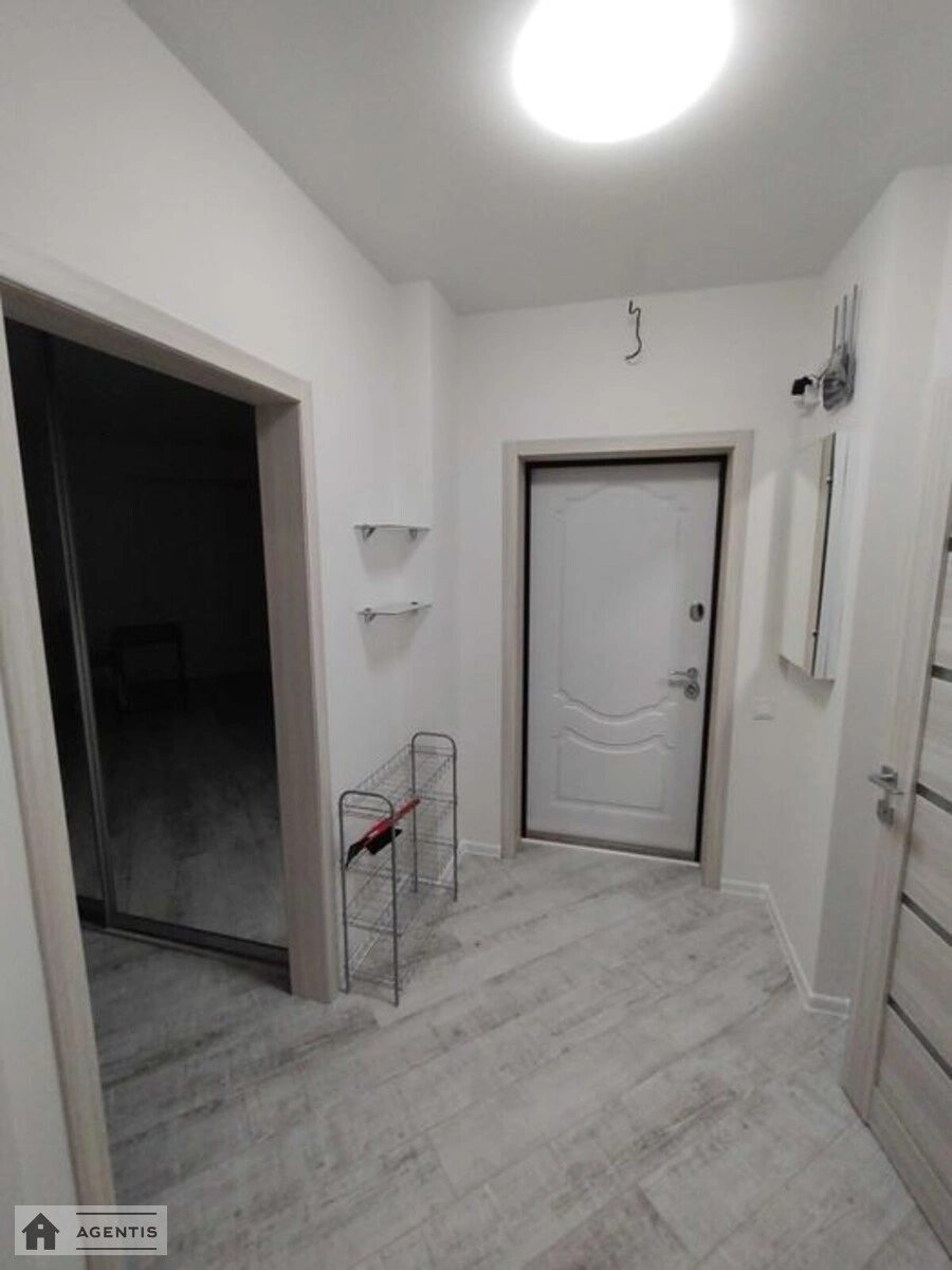 Здам квартиру 1 кімната, 40 m², 4 пов./9 поверхів. Метрологічна, Київ. 