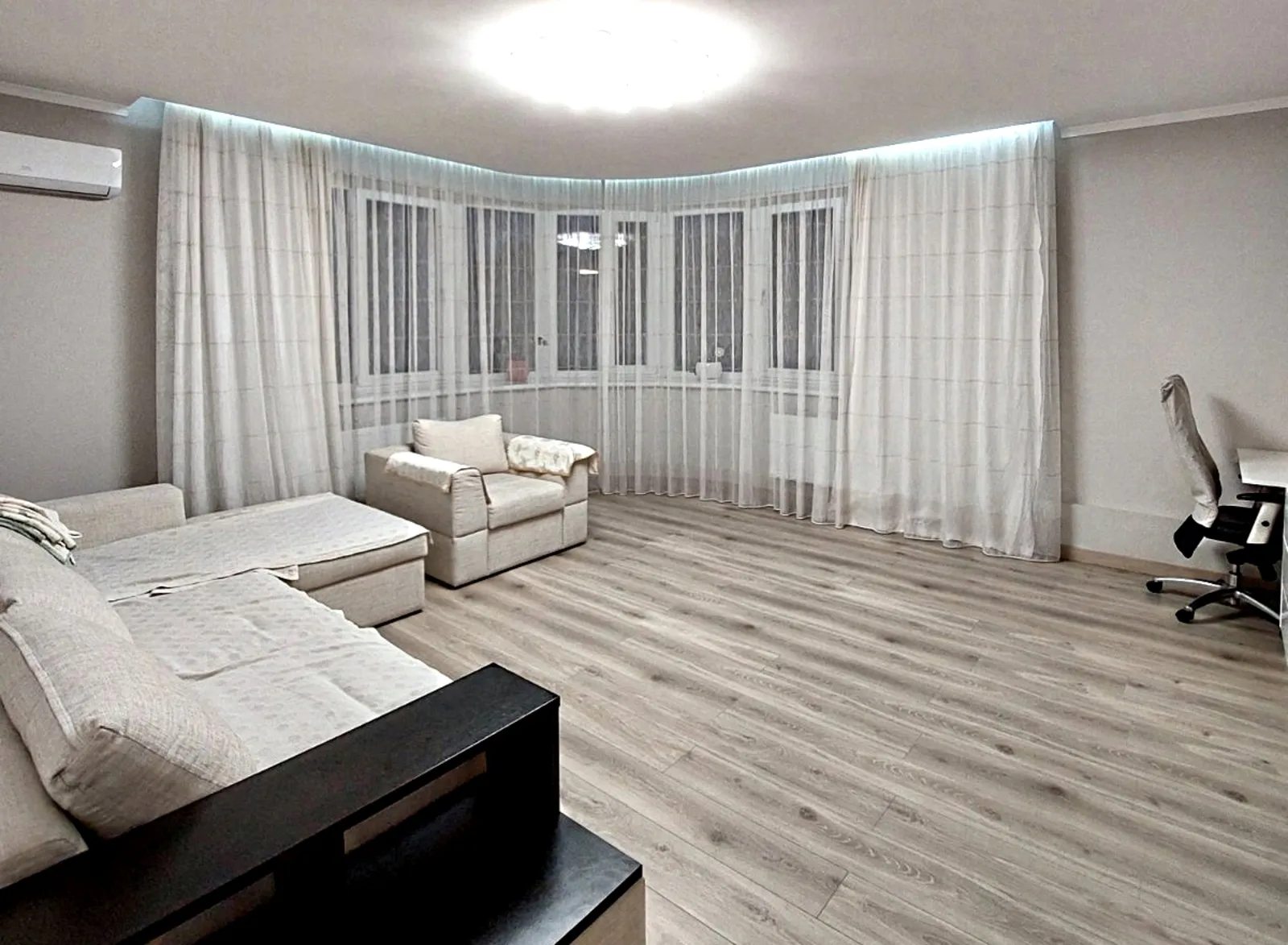 Apartments for sale 2 rooms, 83 m², 11th fl./16 floors. Hovorova Marshala ul., Odesa. 