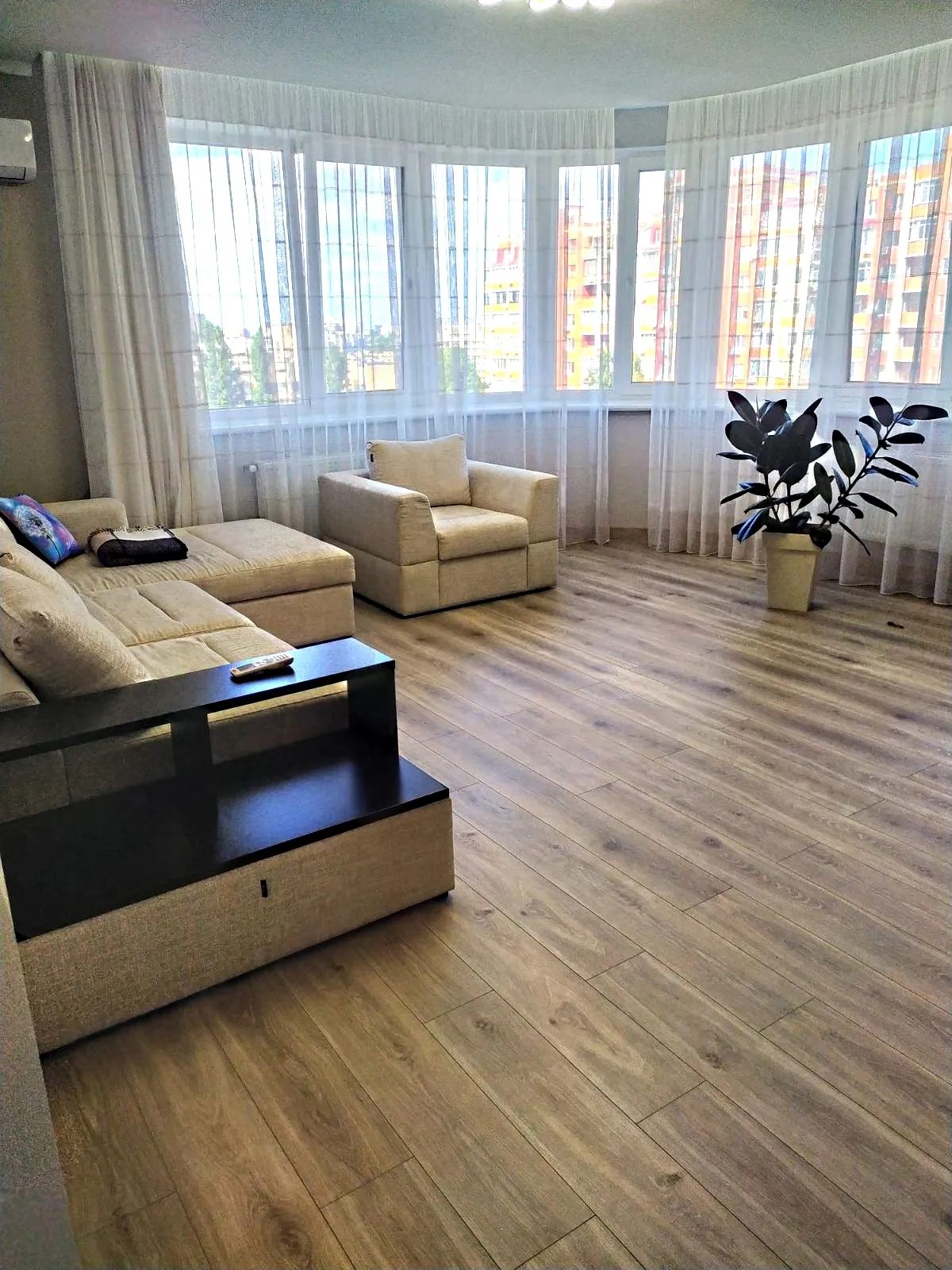 Apartments for sale 2 rooms, 83 m², 11th fl./16 floors. Hovorova Marshala ul., Odesa. 