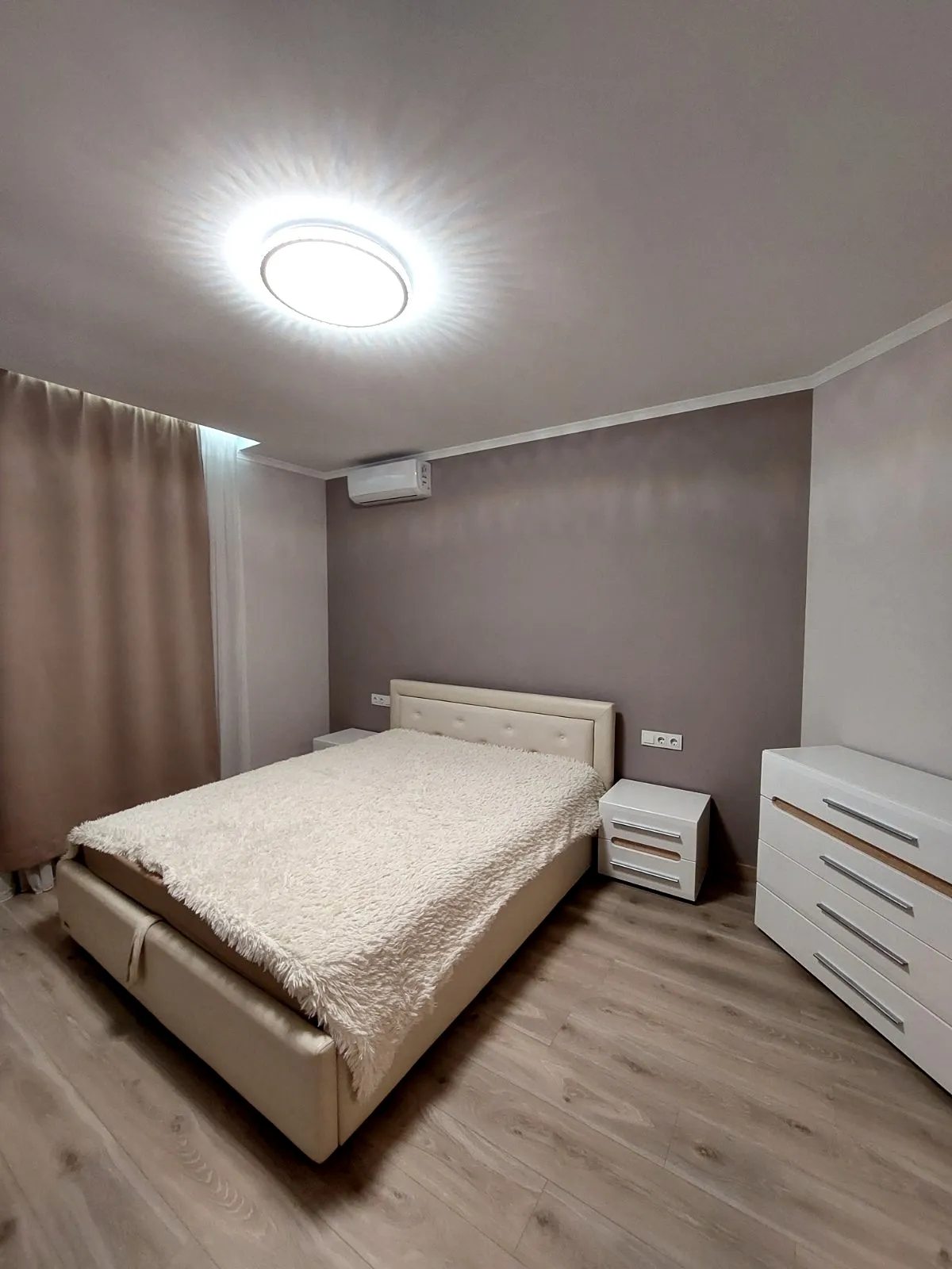 Продаж квартири 2 кімнати, 83 m², 11 пов./16 поверхів. Говорова Маршала ул., Одеса. 