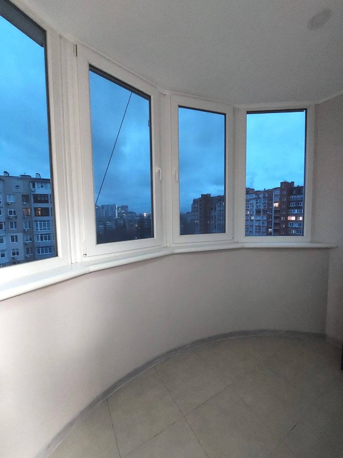 Apartments for sale 2 rooms, 83 m², 11th fl./16 floors. Hovorova Marshala ul., Odesa. 