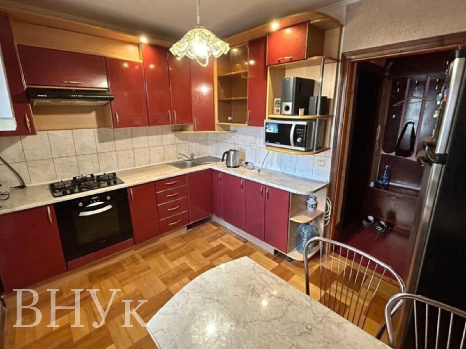 Продаж квартири 4 кімнати, 75 m², 6 пов./9 поверхів. Торговиця , Тернопіль. 