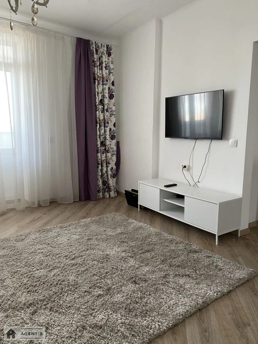 Apartment for rent 3 rooms, 100 m², 13th fl./24 floors. 4, Mykoly Amosova vul., Kyiv. 