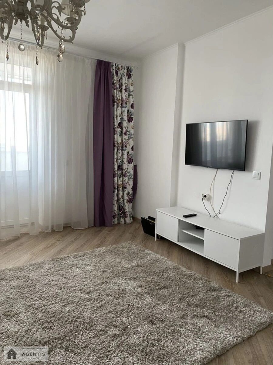 Apartment for rent 3 rooms, 100 m², 13th fl./24 floors. 4, Mykoly Amosova vul., Kyiv. 