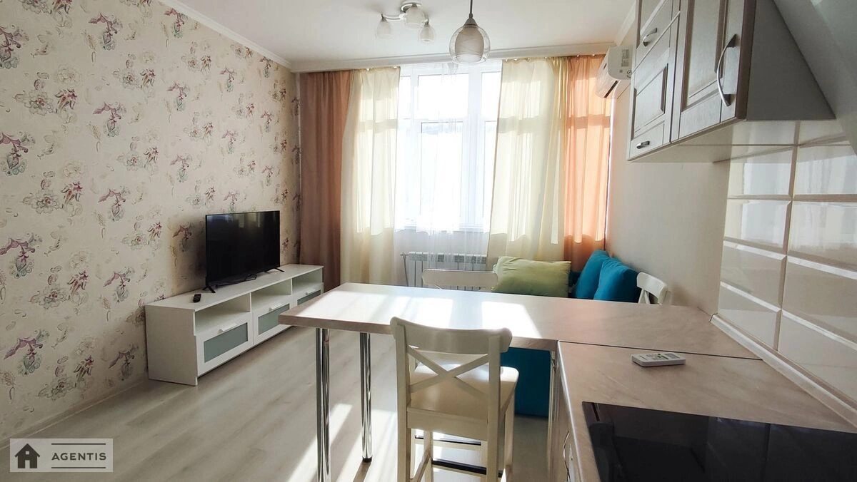 Apartment for rent 2 rooms, 46 m², 13th fl./14 floors. 1, Oleksandrivska 1, Kyiv. 