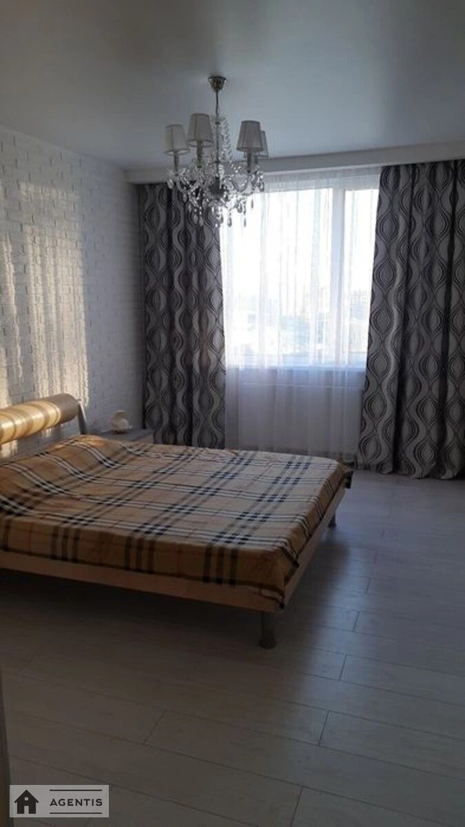 Apartment for rent 3 rooms, 72 m², 13th fl./25 floors. 4, Oleksandra Olesya vul., Kyiv. 