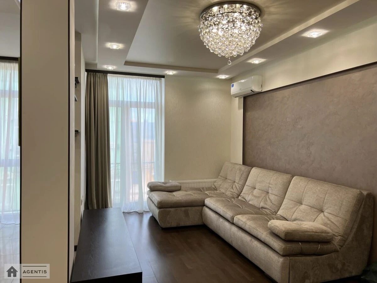 Сдам квартиру 2 комнаты, 62 m², 8 эт./9 этажей. Регенераторная, Киев. 