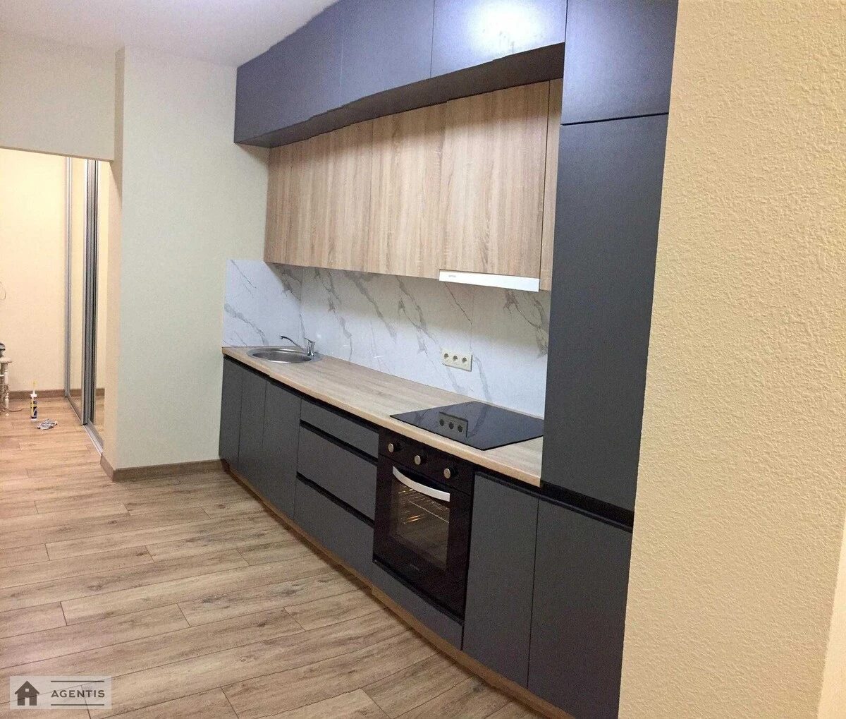 Сдам квартиру 1 комната, 41 m², 2 эт./10 этажей. 38, Героїв Небесної Сотні вул., Киев. 