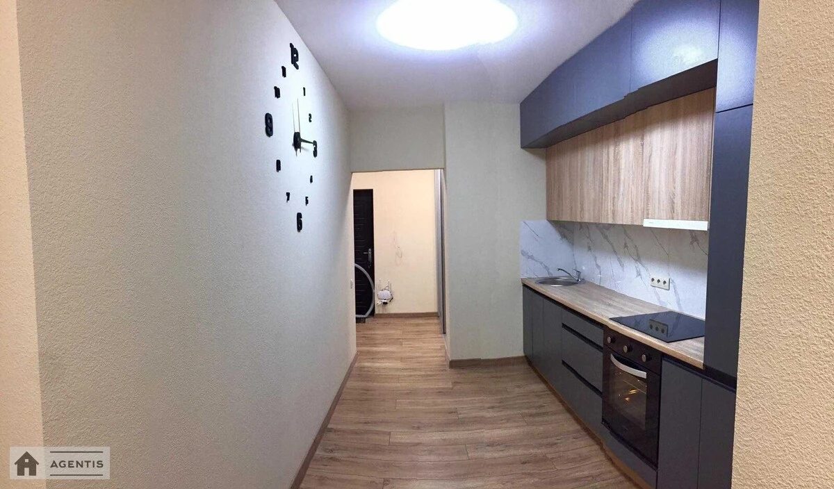 Сдам квартиру 1 комната, 41 m², 2 эт./10 этажей. 38, Героїв Небесної Сотні вул., Киев. 