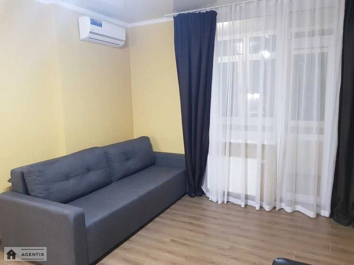 Здам квартиру 1 кімната, 26 m², 25 пов./26 поверхів. 73, Польова 73, Київ. 