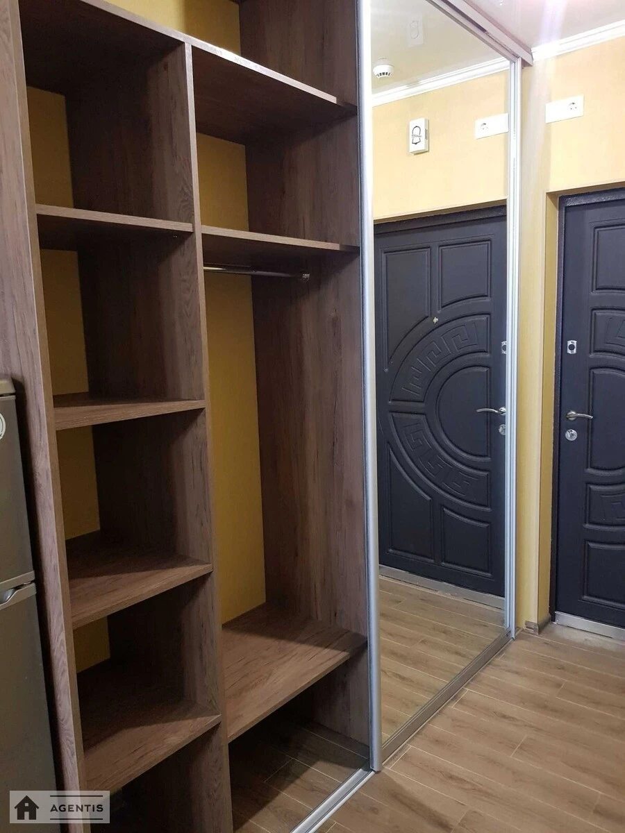 Здам квартиру 1 кімната, 26 m², 25 пов./26 поверхів. 73, Польова 73, Київ. 