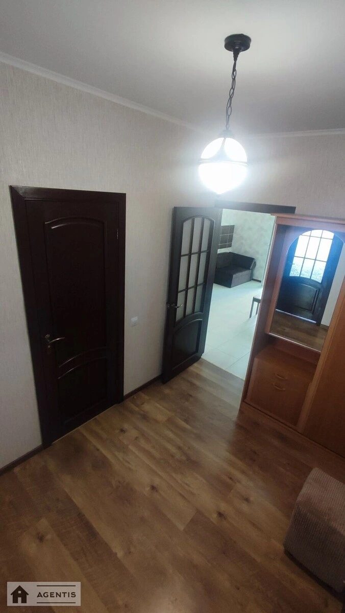 Сдам квартиру 1 комната, 49 m², 11 эт./25 этажей. Сімї Кульженків вул. (Петра Дегтяренка), Киев. 