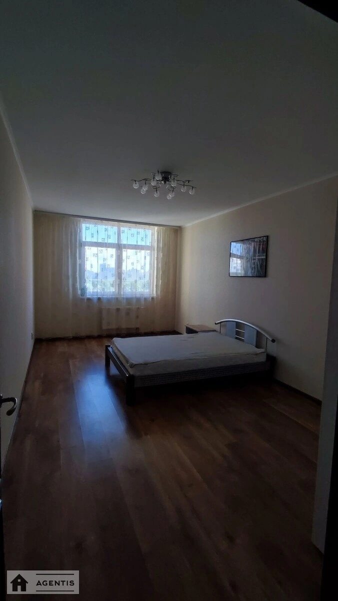 Сдам квартиру 1 комната, 49 m², 11 эт./25 этажей. Сімї Кульженків вул. (Петра Дегтяренка), Киев. 