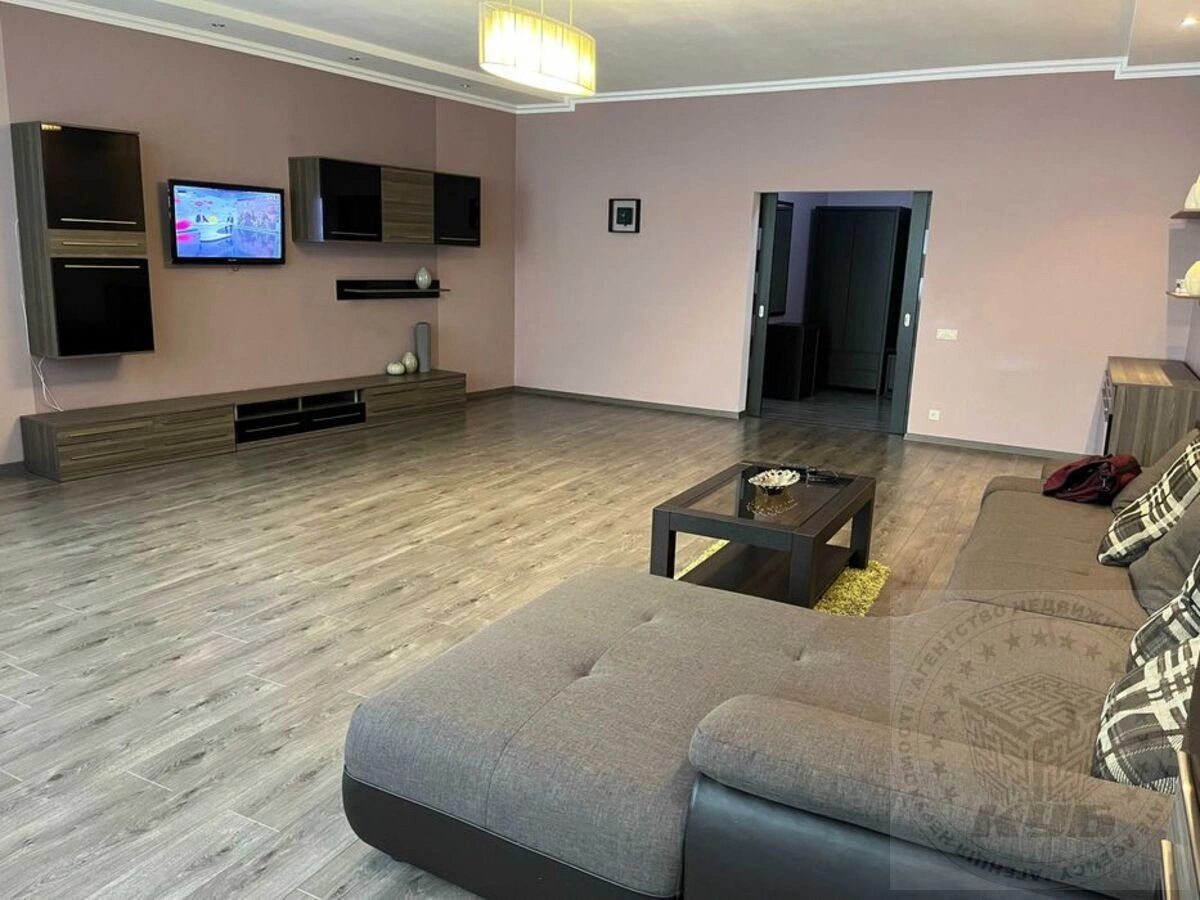 Продаж квартири 3 кімнати, 172 m², 9 пов./23 поверхи. 18, Юрія Іллєнка вул., Київ. 