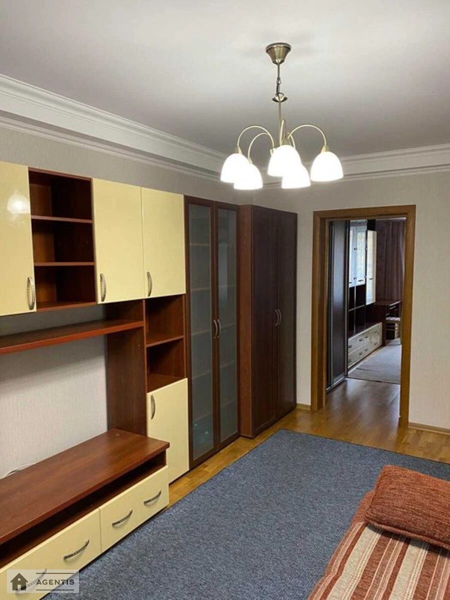 Apartment for rent 2 rooms, 41 m², 2nd fl./5 floors. 29, Verhovnoyi Rady 29, Kyiv. 