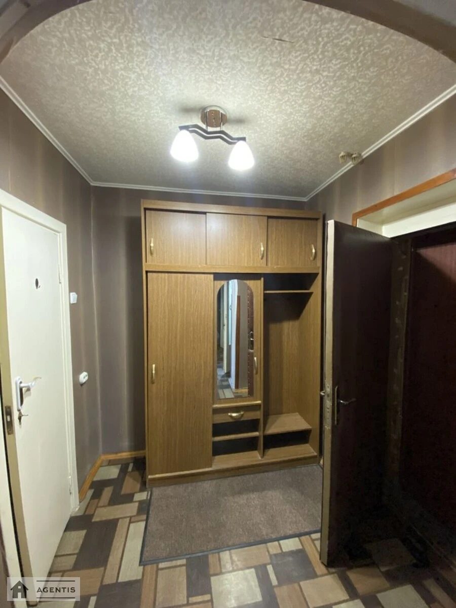 Здам квартиру 3 кімнати, 78 m², 7 пов./16 поверхів. 33, Петра Григоренка просп., Київ. 