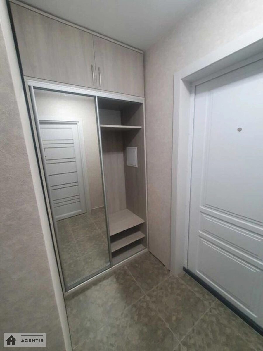 Здам квартиру 1 кімната, 35 m², 7 пов./9 поверхів. 74, Полкова 74, Київ. 