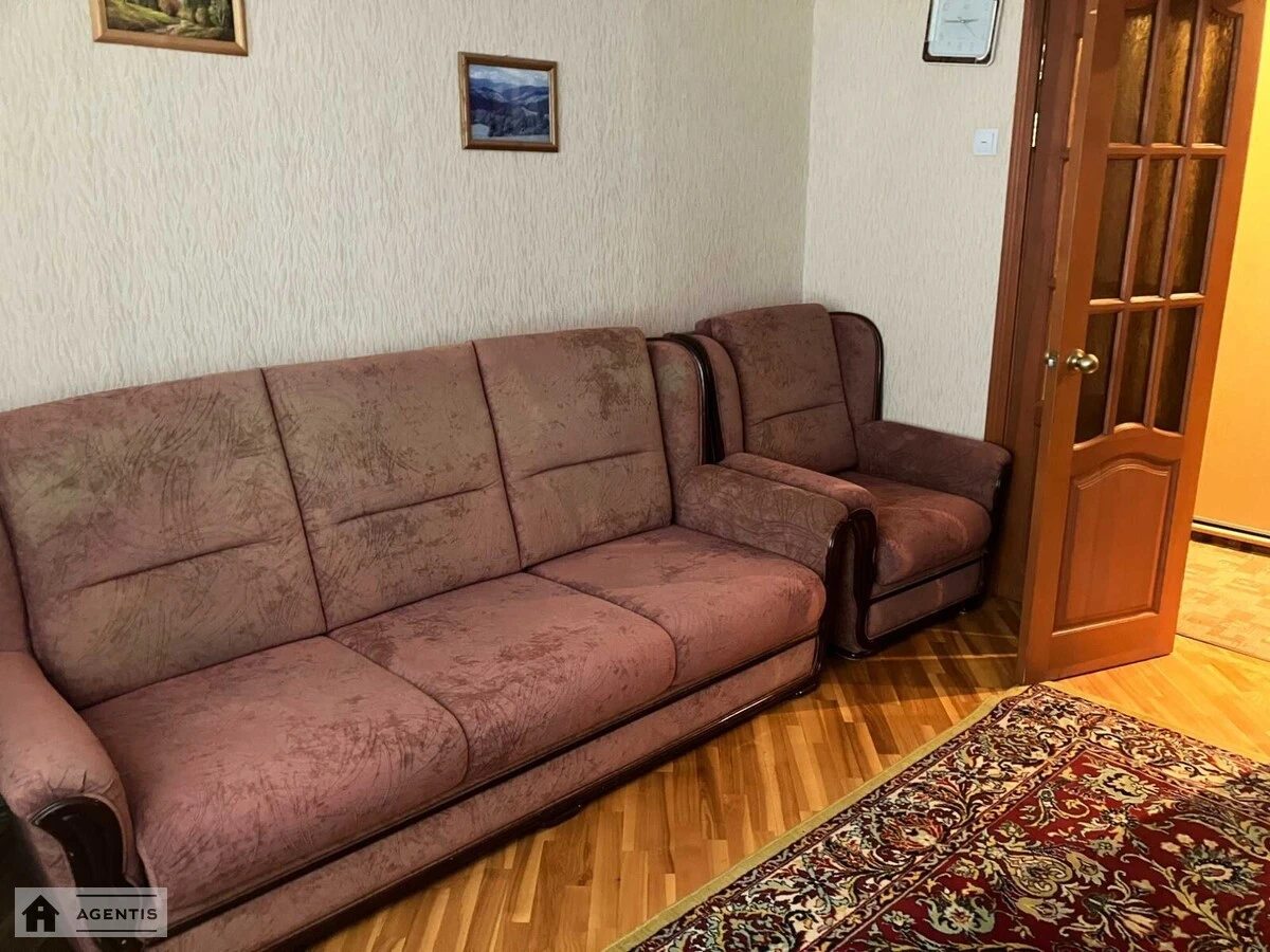 Здам квартиру 2 кімнати, 52 m², 6 пов./9 поверхів. 17, Печенізька 17, Київ. 