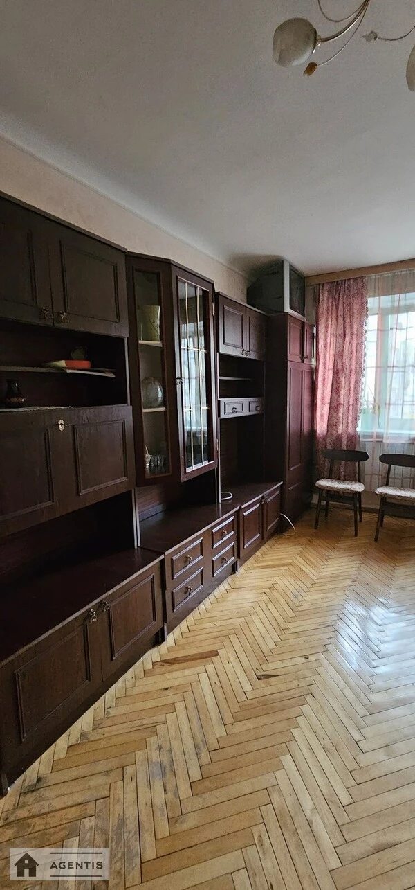 Здам квартиру 2 кімнати, 45 m², 1 пов./5 поверхів. 7, Кирило-Мефодіївська 7, Київ. 