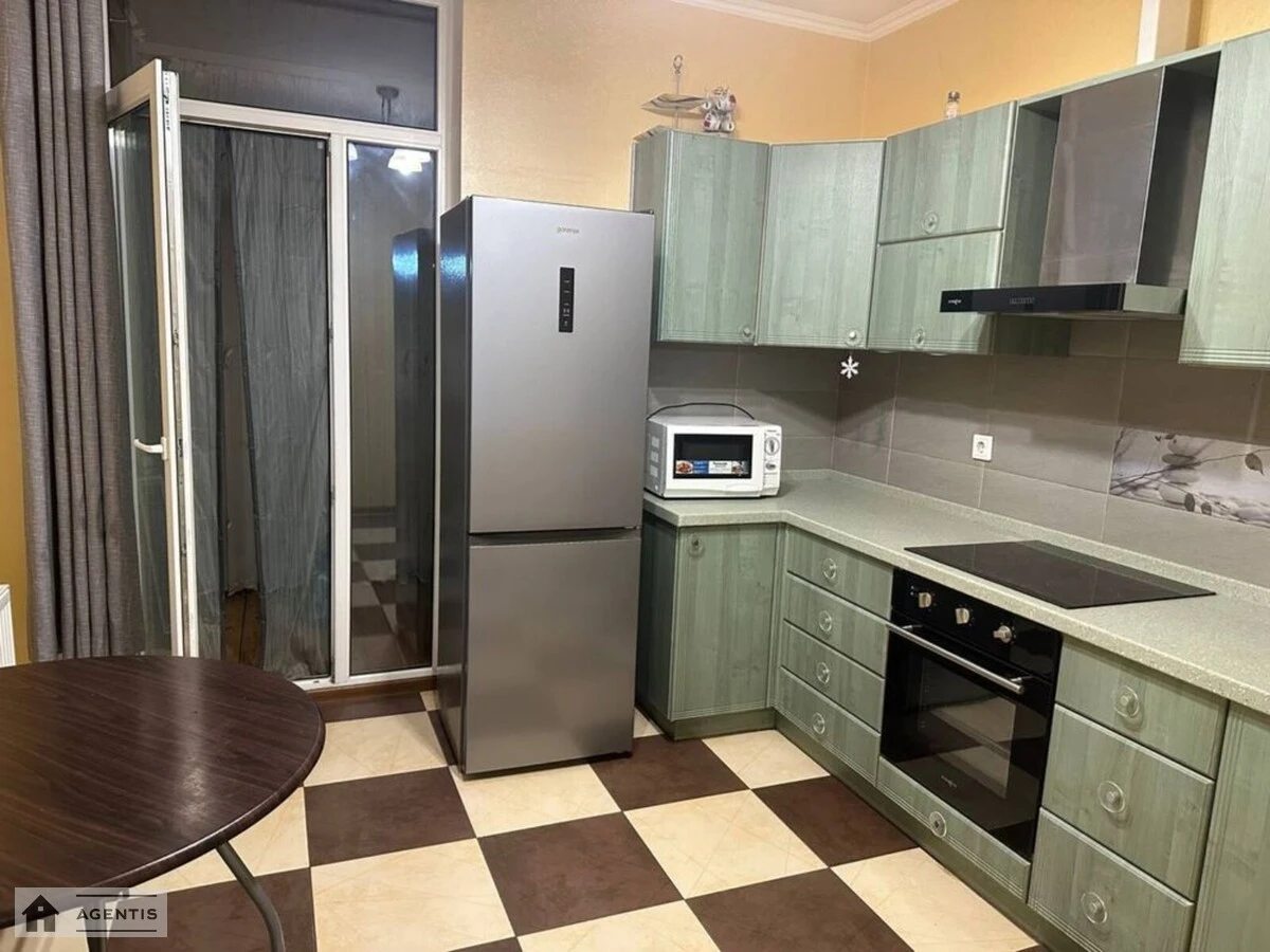 Здам квартиру 1 кімната, 43 m², 2 пов./8 поверхів. Регенераторна, Київ. 