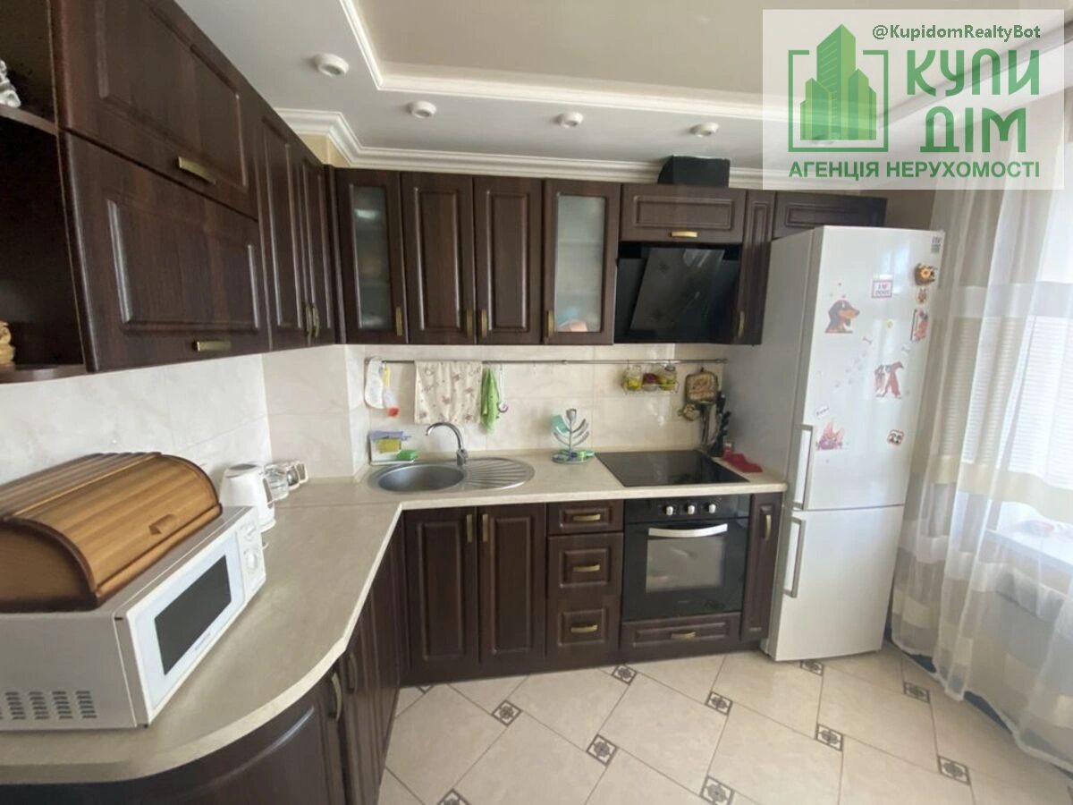 Продаж квартири 3 кімнати, 73 m², 7 пов./14 поверхів. Фортечний (кіровський), Кропивницький. 